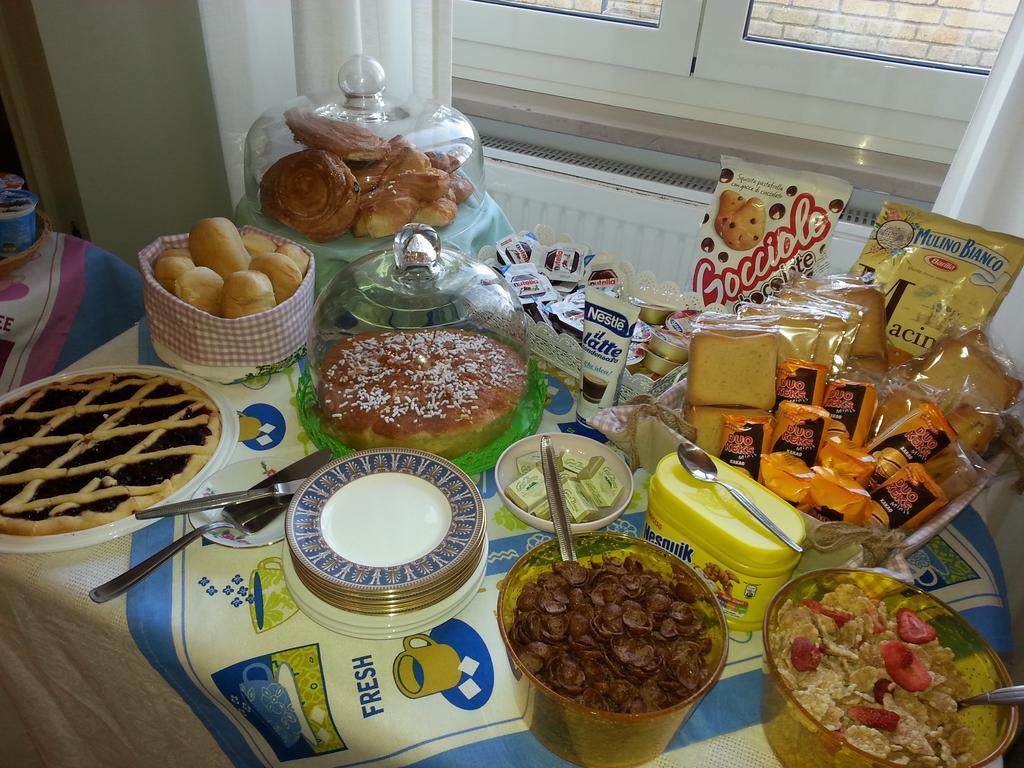 Bed And Breakfast Romantica Evasione Sutri Buitenkant foto