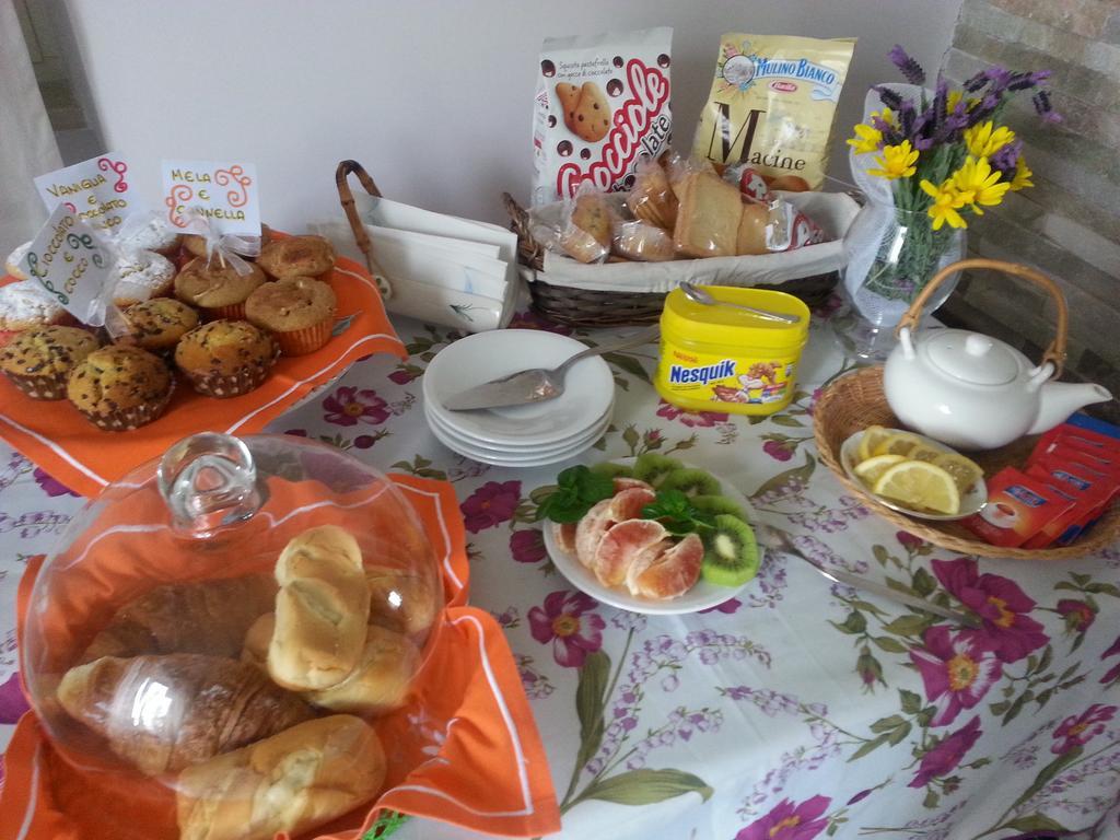 Bed And Breakfast Romantica Evasione Sutri Buitenkant foto