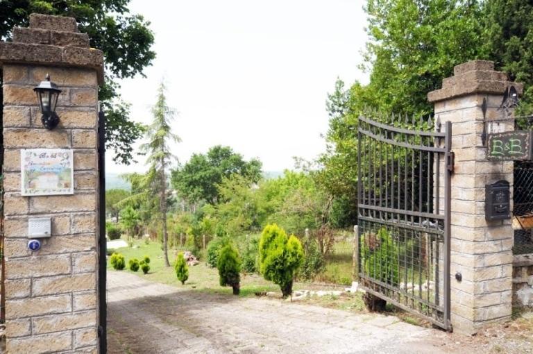 Bed And Breakfast Romantica Evasione Sutri Buitenkant foto