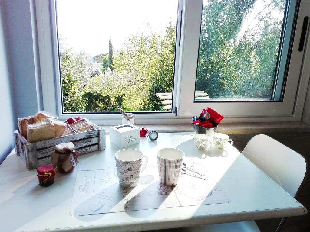 Bed And Breakfast Romantica Evasione Sutri Buitenkant foto