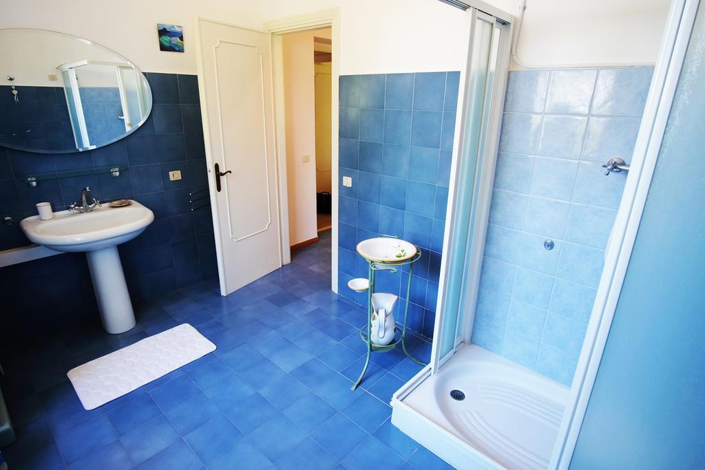 Bed And Breakfast Romantica Evasione Sutri Buitenkant foto