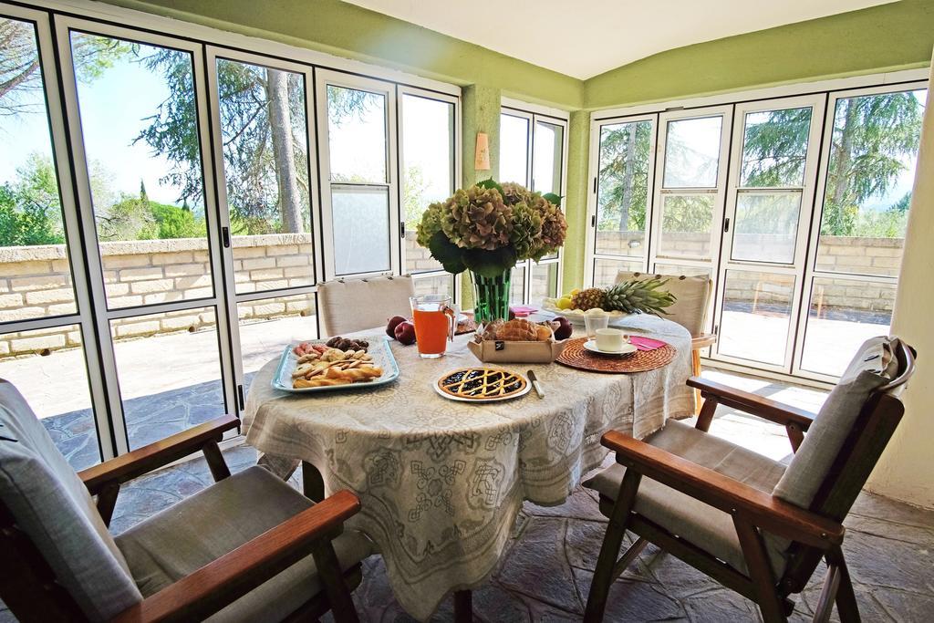 Bed And Breakfast Romantica Evasione Sutri Buitenkant foto