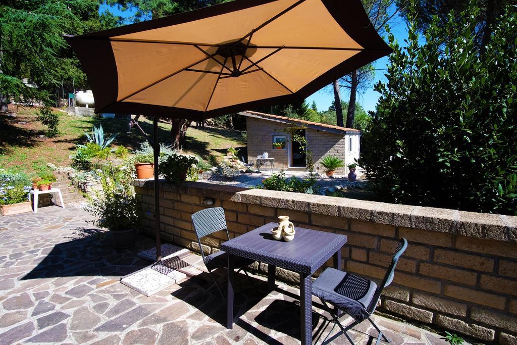 Bed And Breakfast Romantica Evasione Sutri Buitenkant foto