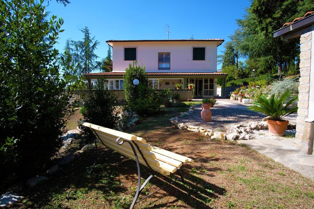 Bed And Breakfast Romantica Evasione Sutri Buitenkant foto