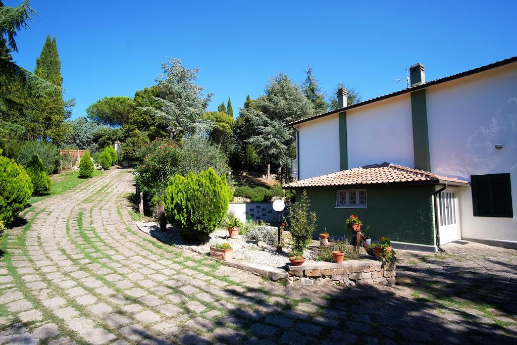 Bed And Breakfast Romantica Evasione Sutri Buitenkant foto