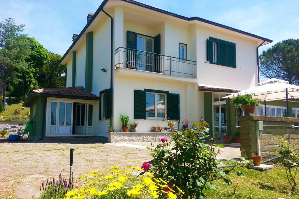 Bed And Breakfast Romantica Evasione Sutri Buitenkant foto
